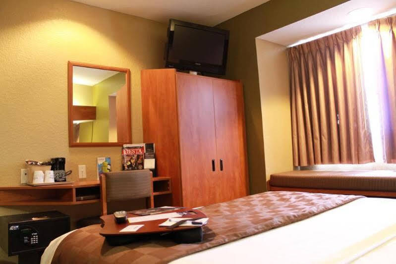 Super 8 By Wyndham San Antonio Downtown Ne Hotel Kültér fotó